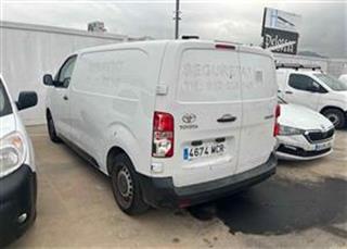 TOYOTA 1.5D 74KW MWB GX (102CV) FURGÓN - 4674-MCR